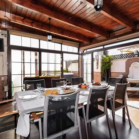 Stunning Penthouse In The Centre Of شقة