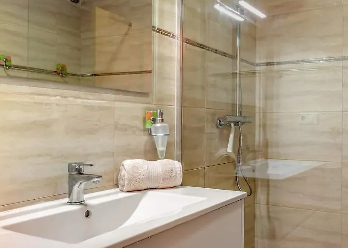 Stunning Penthouse In The Centre Of نيرخا